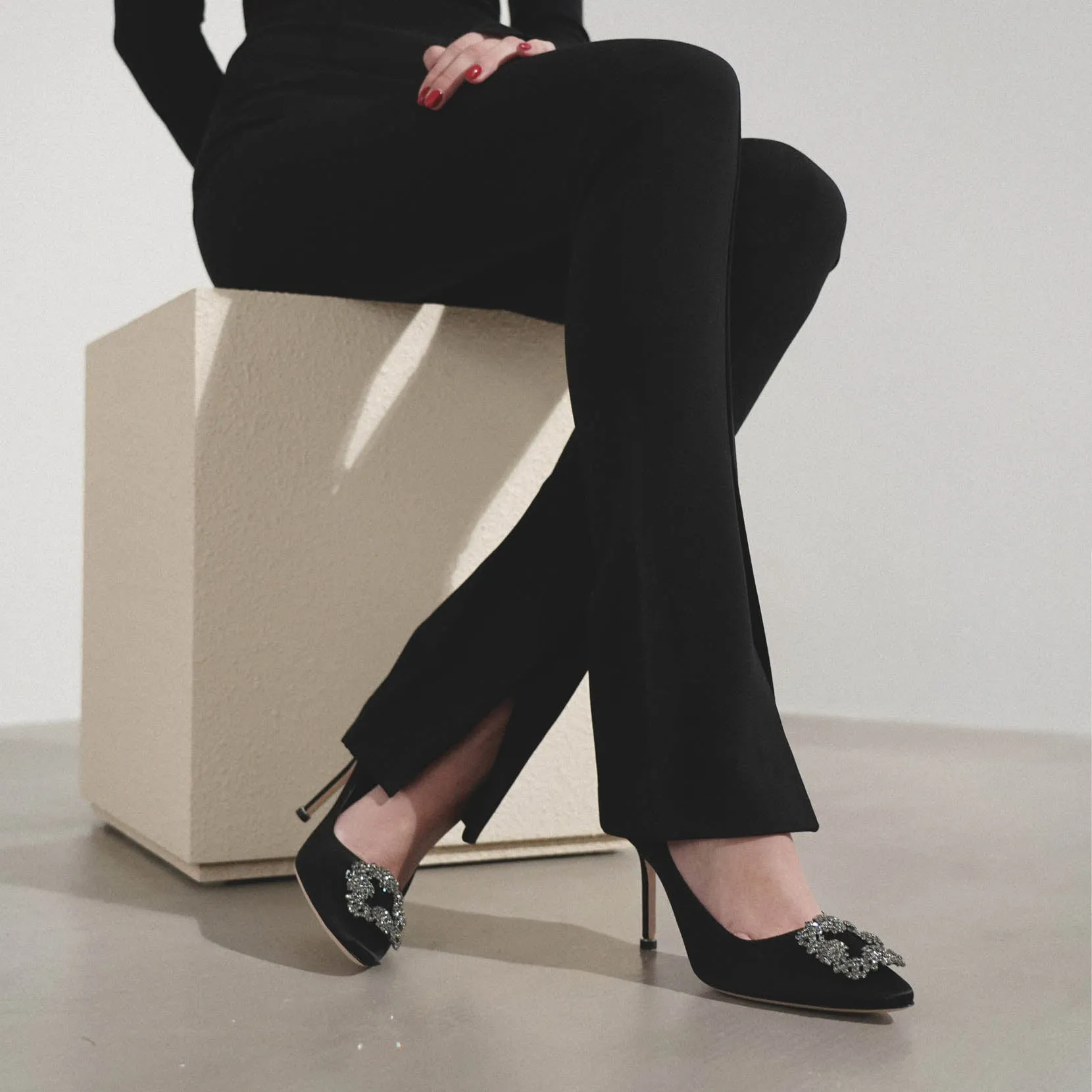 Hangisi 90 black satin pumps