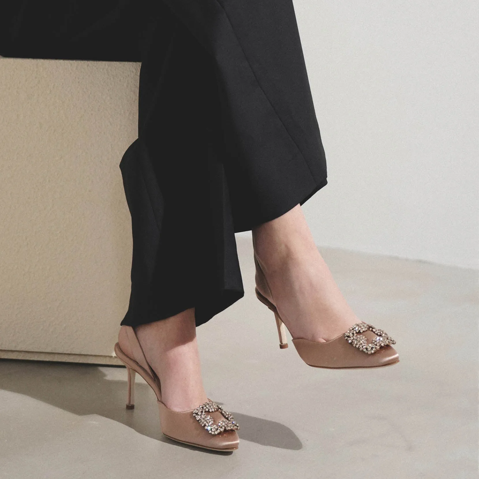 Hangisli 70 beige rose satin slingbacks